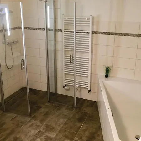 5 Bedroom Beautiful In