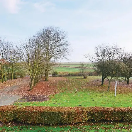 5 Bedroom Beautiful In Holiday home